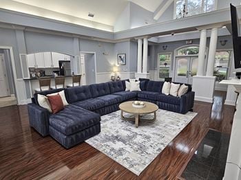Impressive clubhouse with lounge, fireplace and wifi